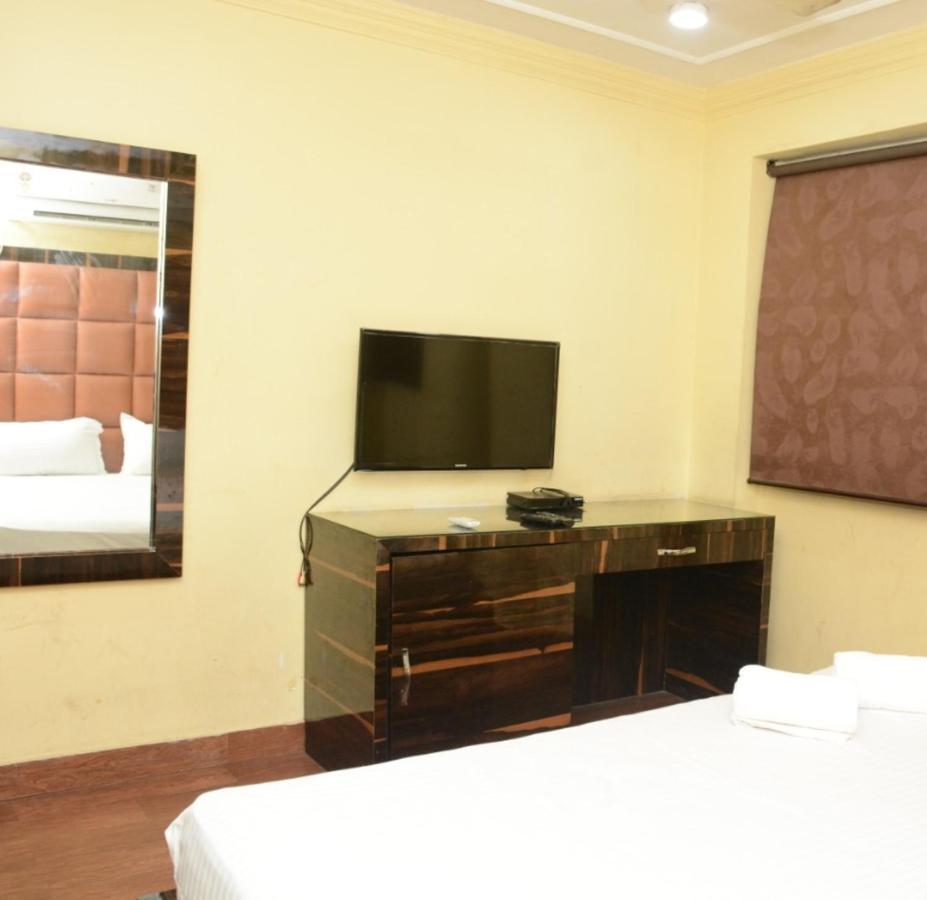 พลาซา โกลกาตา บาย ดับเบิลยูบี โฮเทล Hotel ภายนอก รูปภาพ